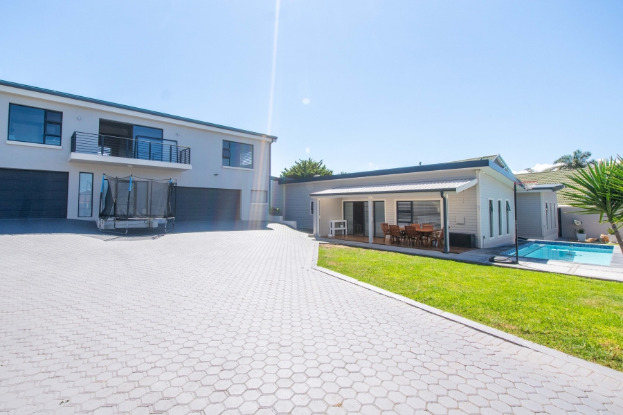 4 Bedroom Property for Sale in Mossel Bay Central Western Cape